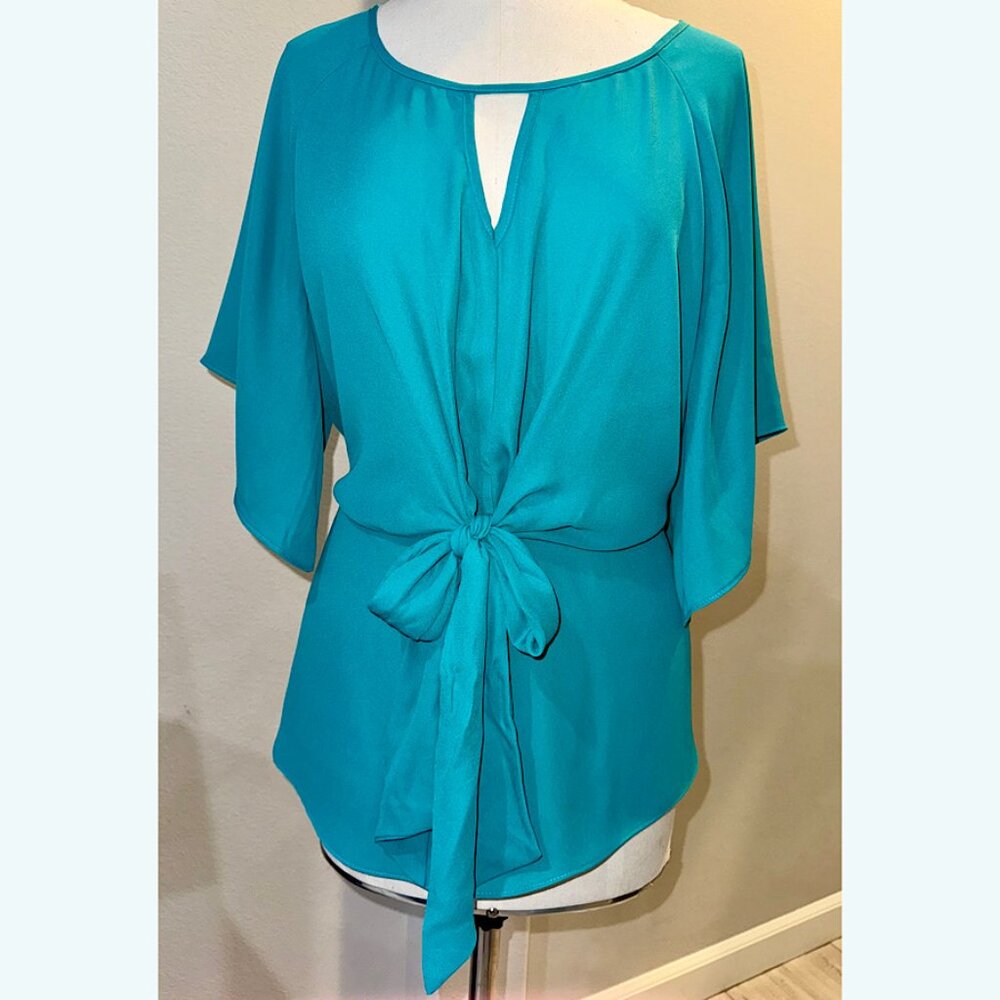 *NWT* BOLD Elements Women's Keyhole Neck Short Sleeve Blouse